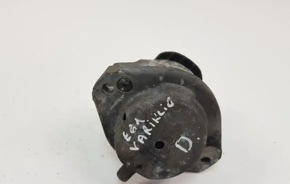 BMW 5 E60 E61 Engine mount bracket 6761092