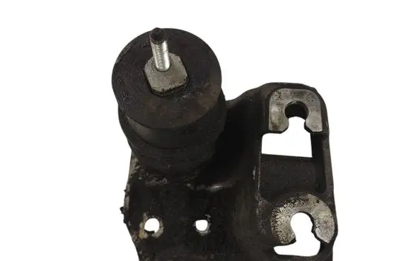 Subaru Outback (BS) Engine mount bracket 