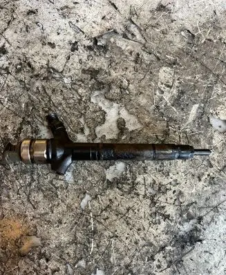 Toyota Avensis T250 Fuel injector 236700R010