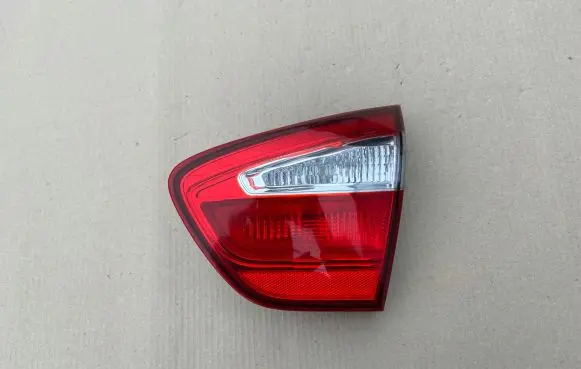 KIA Rio Tailgate rear/tail lights 924041W2