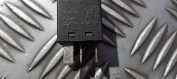 Ford Mondeo Mk III Other relay 2w9314b192ba a1301-x17