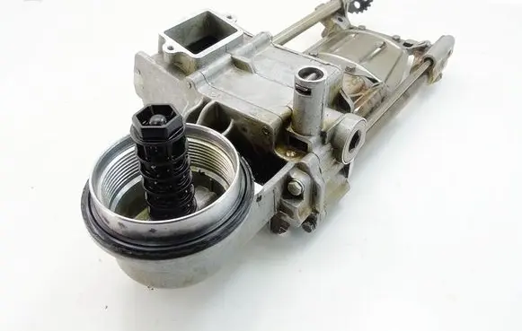 BMW 6 E63 E64 Oil pump 7508643