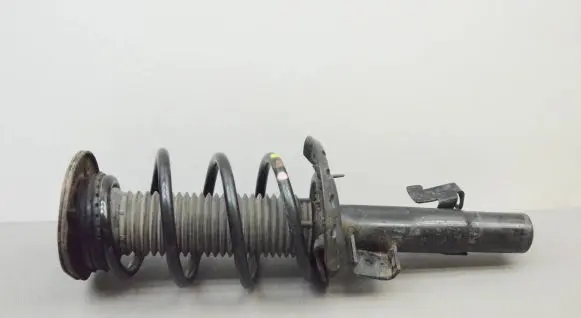 Volvo V60 Front shock absorber/damper 31304052