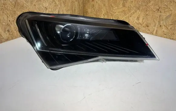 Skoda Superb B8 (3V) Headlight/headlamp 3V1941016B C06470