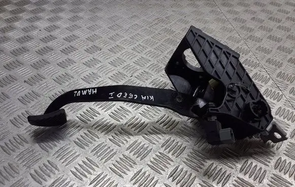 KIA Ceed Clutch pedal 