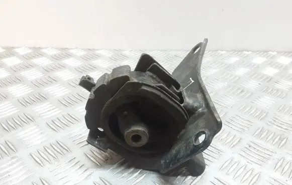 Toyota Avensis T250 Engine mount bracket