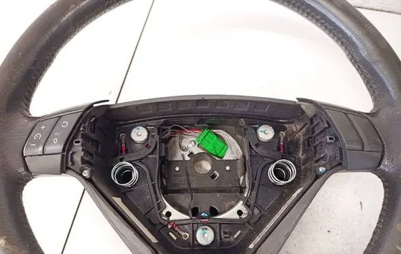Volvo S60 Steering wheel buttons/switches 