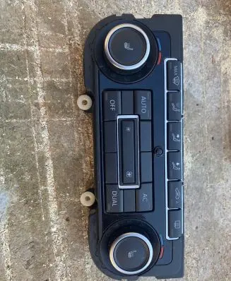 Volkswagen PASSAT B7 Climate control unit 5K0907044