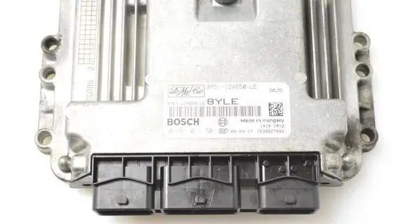 Ford Focus Engine control unit/module 8M5112A650LE