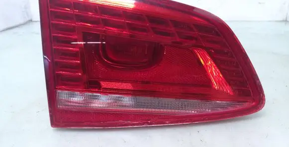 Volkswagen PASSAT B7 Tailgate rear/tail lights 
