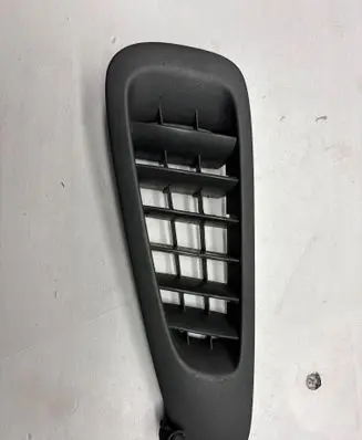 Mercedes-Benz Vito Viano W639 Dashboard air vent grill cover trim A6398310060 P0081322