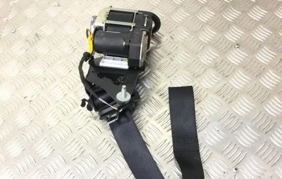 Mercedes-Benz E W238 Front seatbelt A2388602800 629986100 634523200