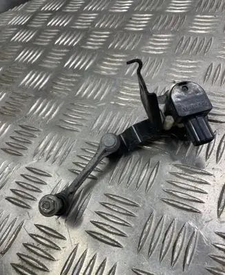 Lexus NX Rear suspension height sensor lever 3L2711 A1510332