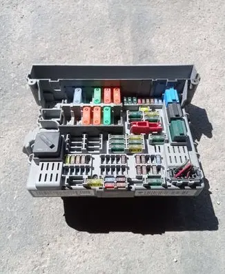 BMW 1 E81 E87 Fuse box set 6906621