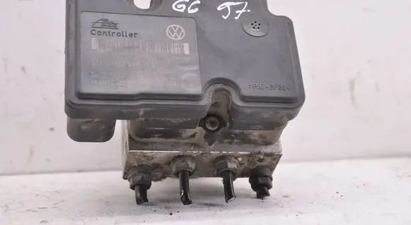 Volkswagen Golf VI ABS Pump 1K0907379AK 1K0614117S