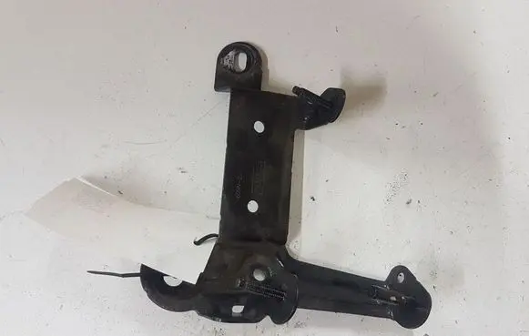 Volvo XC60 ABS pump bracket 6G9N2B389