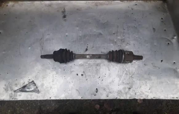 Hyundai Accent Front driveshaft