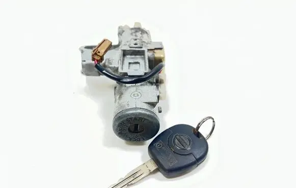 Nissan X-Trail T30 Ignition lock