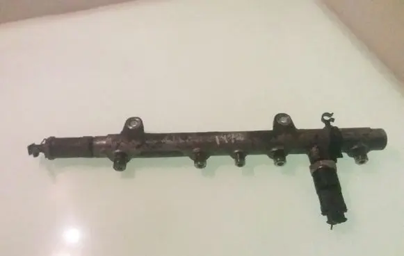 Renault Laguna II Fuel main line pipe 7700114017
