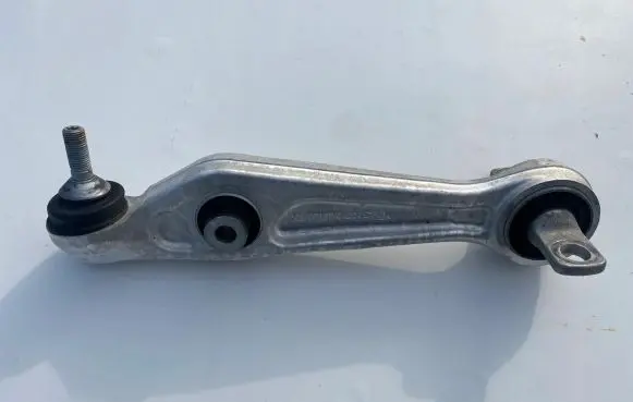 Tesla Model 3 Front lower control arm/wishbone 104434100C