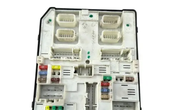 Renault Scenic III - Grand scenic III Fuse module 284B62069R 522222F05 2017544650