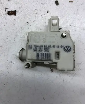 Volkswagen Golf IV Central locking motor 1J6862159A 3B0959781B