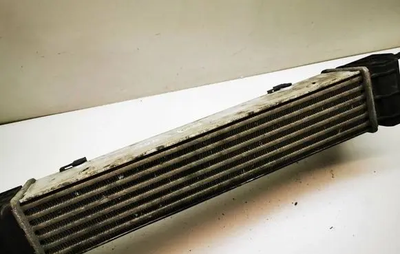 BMW 1 E82 E88 Intercooler radiator 7524916
