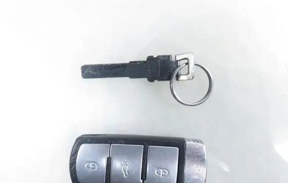 Volkswagen PASSAT B6 Ignition lock 3C0905843Q