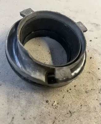 Coil spring mount