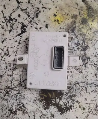 Renault Laguna III GPS navigation control unit/module 280380655R NS0665141 1917279
