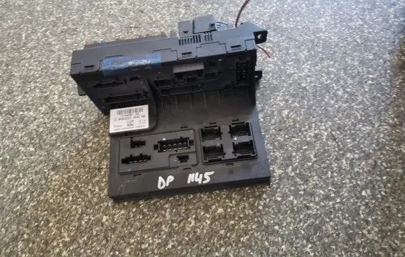 Mercedes-Benz E W211 Fuse module 2115453901