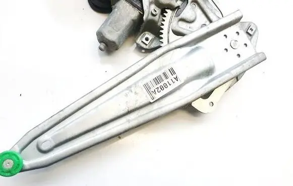 Toyota Auris 150 Sliding door window regulator with motor 