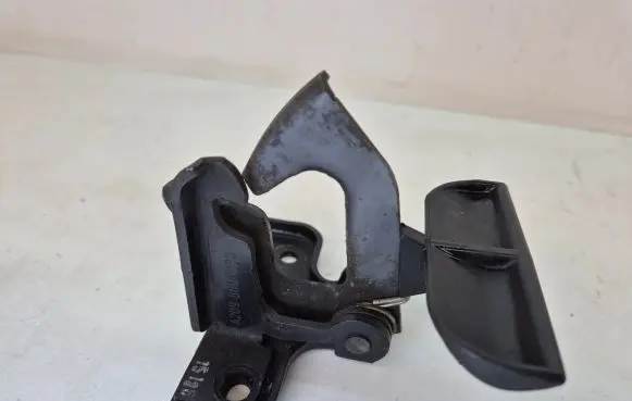 Mercedes-Benz ML W164 Engine bonnet/hood lock/latch loop/hook A2098800164