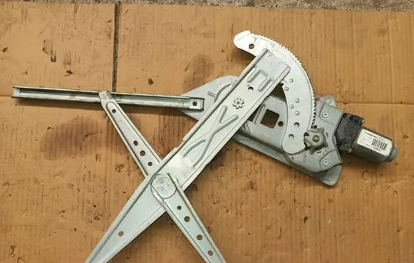 Front door window regulator with motor
