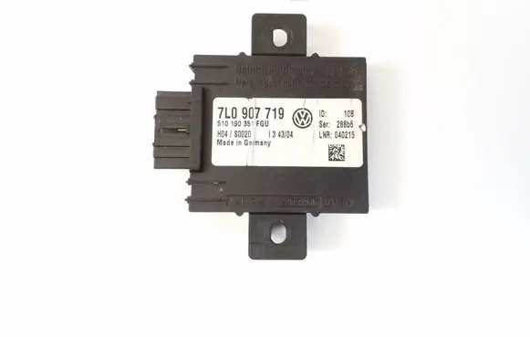 Volkswagen Touareg I Alarm control unit/module 7L0907719