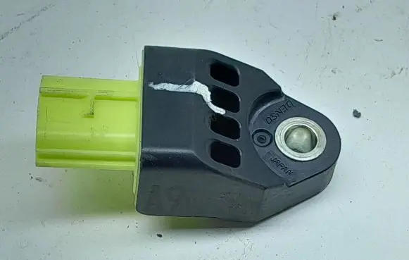 Toyota Prius (XW30) Airbag deployment crash/impact sensor 8983175010