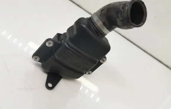 Audi A4 S4 B6 8E 8H Breather/breather pipe/hose 06C133911B