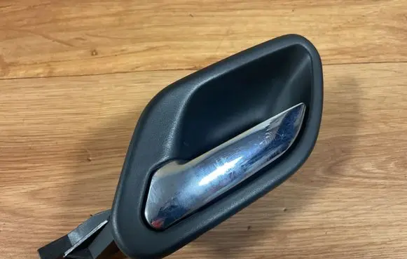 BMW 5 E39 Front door interior handle 8226049