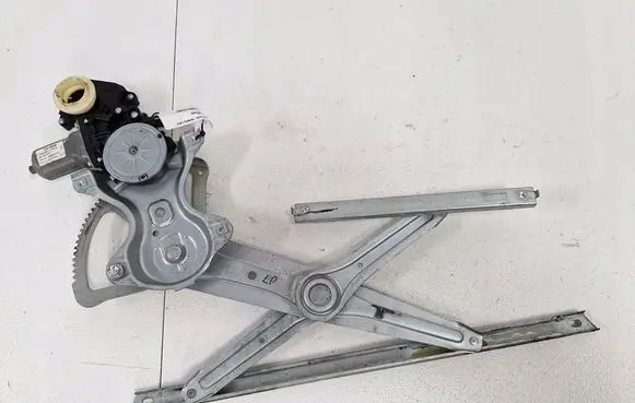 Toyota Verso Front door window regulator with motor 69820-0F020