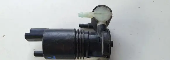 Nissan X-Trail T32 Water pump 1611014775
