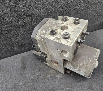 Audi A6 S6 C5 4B ABS Pump 8E0614111H