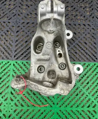 BMW 1 F20 F21 Front wheel hub spindle knuckle 6792286