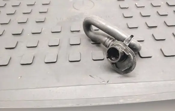 Mercedes-Benz GLK (X204) Engine coolant pipe/hose A2048300196