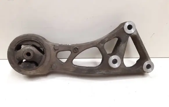 Peugeot iOn Engine mounting bracket