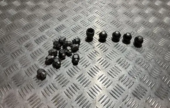 KIA Picanto Anti-theft wheel nuts and lock PU20323