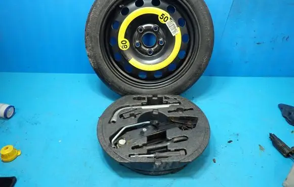 Volkswagen Golf V R16 spare wheel 1K0601027F