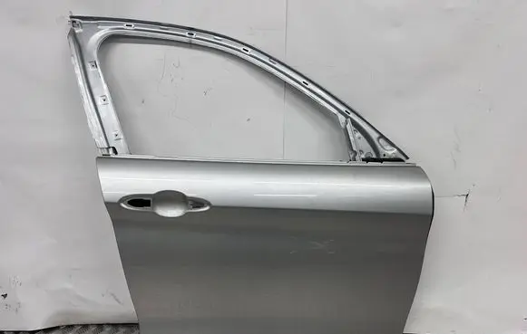 Alfa Romeo Stelvio Front door 
