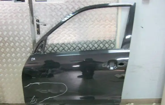 Suzuki Grand Vitara II Front door