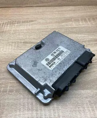 Volkswagen PASSAT B5 Engine control unit/module ECU 038906018FE 0281010064