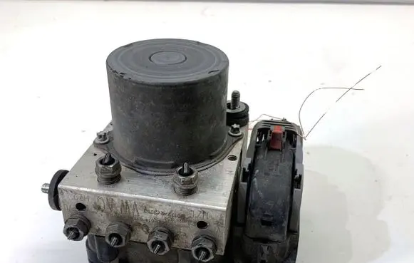 Skoda Fabia Mk3 (NJ) ABS Pump 6C0907379R